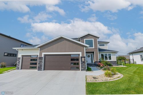 2432 Mcleod Dr E, West Fargo, ND, 58078-8512 | Card Image