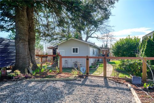 1555 Panorama Dr, Point Roberts, WA, 98281-9002 | Card Image