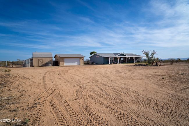 7190 E Red Barrel Dr, House other with 3 bedrooms, 2 bathrooms and null parking in Yucca AZ | Image 44