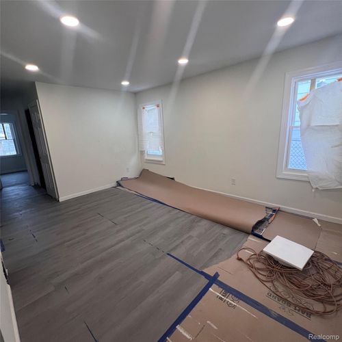 18801 Margareta St, Detroit, MI, 48219-2801 | Card Image