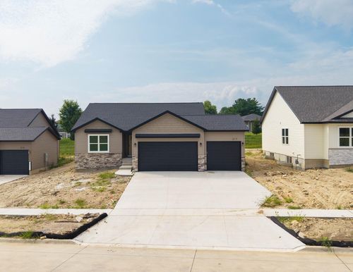 217 Riverbend Rd, Waverly, IA, 50677-4410 | Card Image