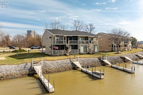 6256 N Harris Harbor Dr, Oak Harbor, OH, 43449-9038 | Card Image
