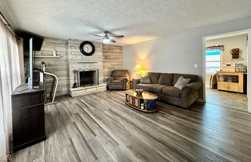 1822 E Shady Ln, Martinsville, IN, 46151-5808 | Card Image