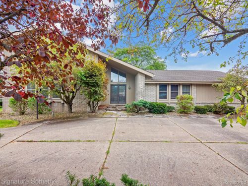 1821 Argosy Ct, Bloomfield Township, MI, 48302-2501 | Card Image