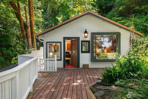 10915 103rd Ave Sw, Vashon, WA, 98070-3015 | Card Image