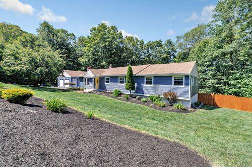 31 Parlor Rock Rd, Trumbull, CT, 06611-1322 | Card Image