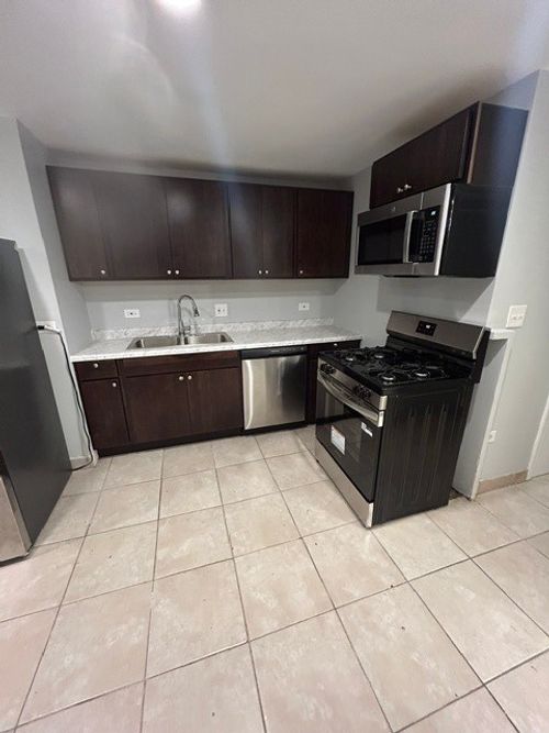 1s-2300 S Ridgeway Ave, Chicago, IL, 60623-3018 | Card Image