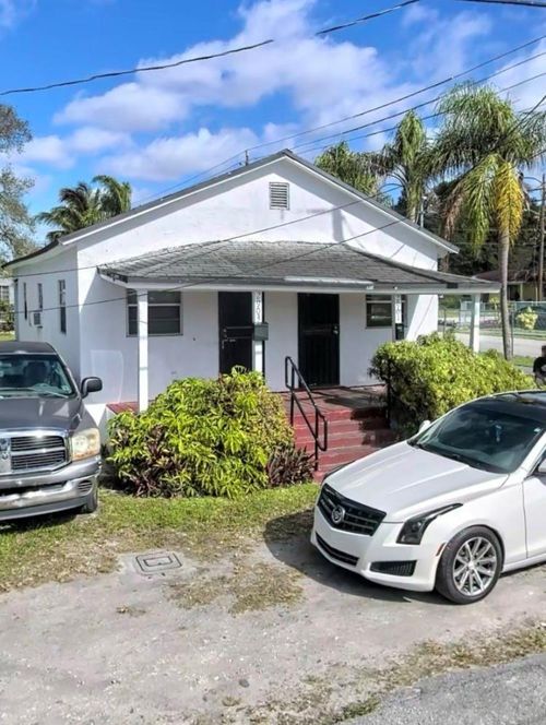2901 Nw 48th St, Miami, FL, 33142-3525 | Card Image