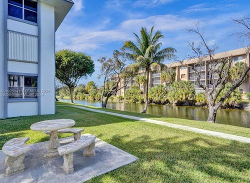 apt-c206-6705 Nw 169th St, Hialeah, FL, 33015-4221 | Card Image