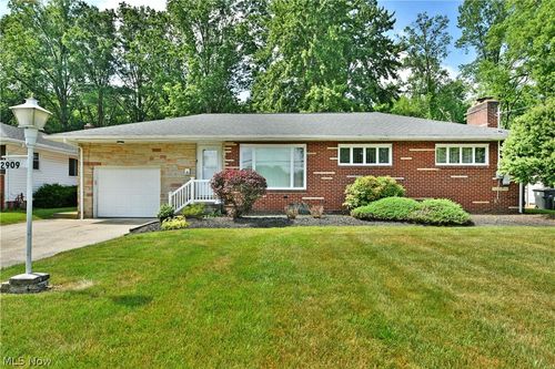 2909 Beal St Nw, Warren, OH, 44485-1211 | Card Image