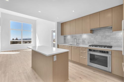 605-110 E 17th St, North Vancouver, BC, V7L0K4 | Card Image