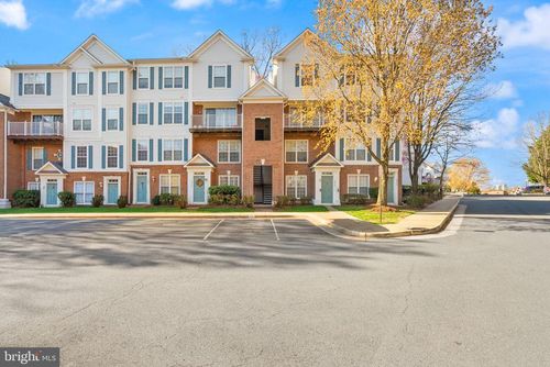 301-12739 Fair Crest Ct, FAIRFAX, VA, 22033-3860 | Card Image