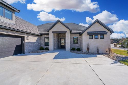 2012 N Veranda Cir, Wichita, KS, 67206-5802 | Card Image