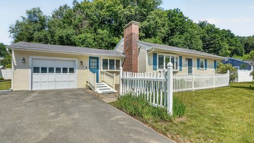31 Shaker Rd, Westfield, MA, 01085-5007 | Card Image