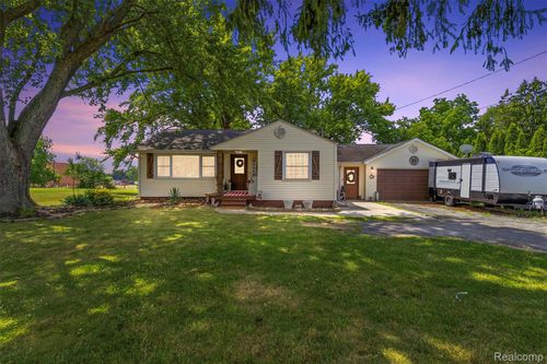 8403 Miller Rd, Swartz Creek, MI, 48473-1247 | Card Image