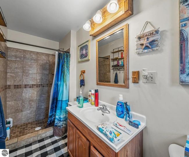 405 E Saginaw St, House other with 4 bedrooms, 2 bathrooms and null parking in Saint Louis MI | Image 7