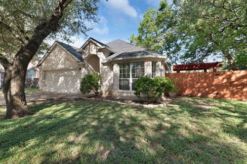 325 Middle Ground Cv, Austin, TX, 78748-2573 | Card Image