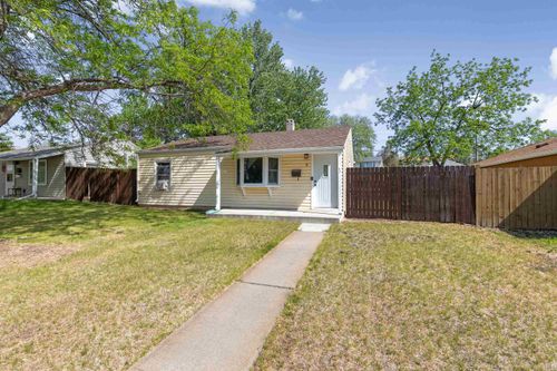 8 Saint Andrew St, Rapid City, SD, 57701-3828 | Card Image