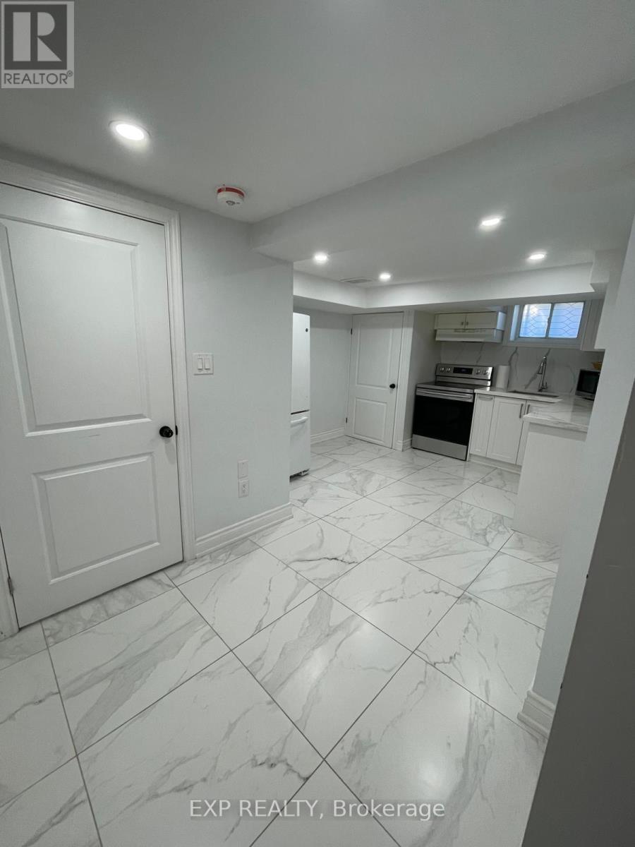Residential Lease in Toronto (Dorset Park) 3