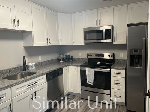 32-208-32 Cherry St, Concord, NH, 03301-5232 | Card Image