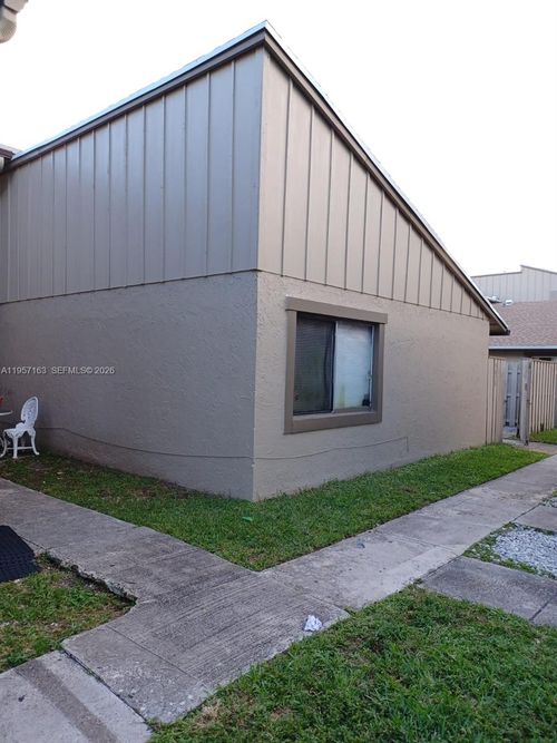 c-5820 Nw 21st St, Lauderhill, FL, 33313-7602 | Card Image