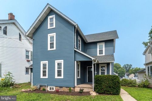 39 S 9th St, QUAKERTOWN, PA, 18951-1207 | Card Image