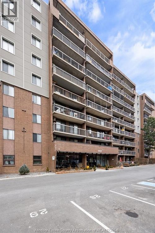 312-3936 Wyandotte St E, Windsor, ON, N8Y4V1 | Card Image