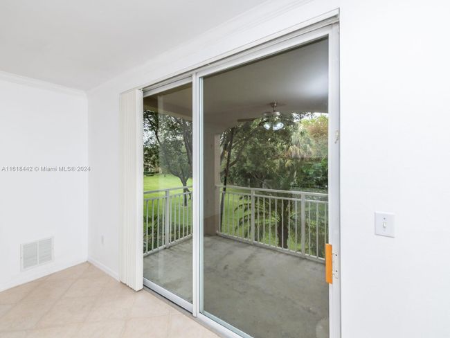 APT-206 - 6492 Emerald Dunes Dr, Condo with 1 bedrooms, 1 bathrooms and null parking in West Palm Beach FL | Image 6