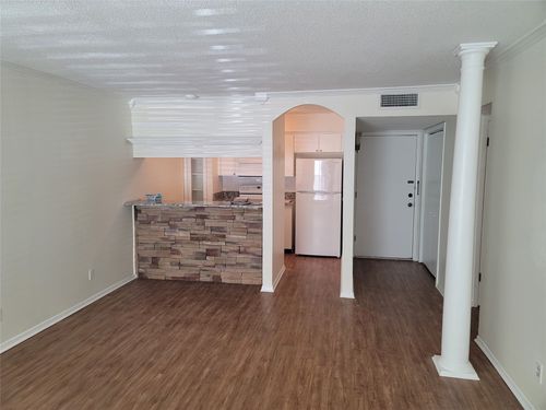 apt-147-4859 Cedar Springs Rd, Dallas, TX, 75219-1214 | Card Image