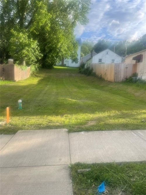 231 Whittier St, Vandergrift, PA, 15690-1660 | Card Image