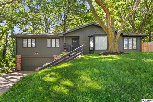 8911 Raven Oaks Dr, Omaha, NE, 68152-1756 | Card Image