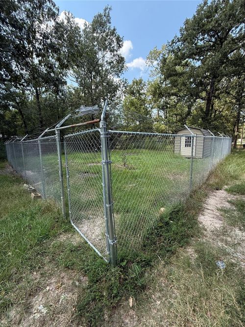 711 Windwood Dr, Livingston, TX, 77351-1389 | Card Image