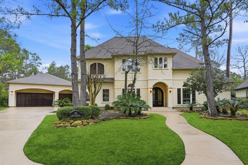 30 N Palmiera Cir, The Woodlands, TX, 77382-2801 | Card Image