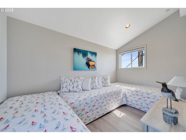 5285 Capes Loop, House attached with 3 bedrooms, 3 bathrooms and 1 parking in Tillamook OR | Image 17