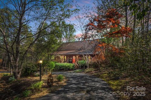 136 Dalton Ct, Lake Lure, NC, 28746-9643 | Card Image