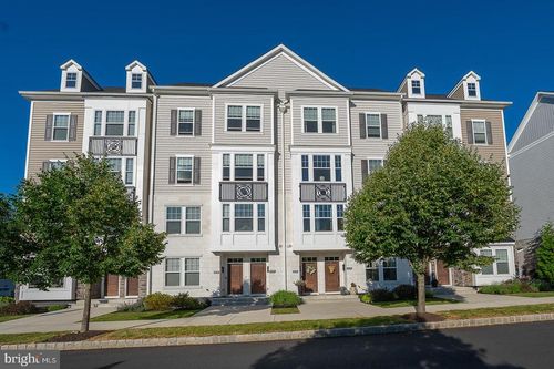 242 Charles Ellis Dr, NEWTOWN SQUARE, PA, 19073-1314 | Card Image