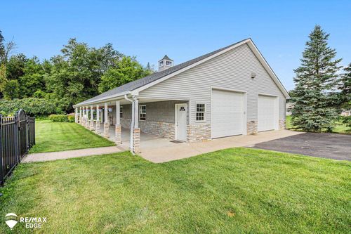 1077 Christine Dr, Lapeer, MI, 48446-4213 | Card Image