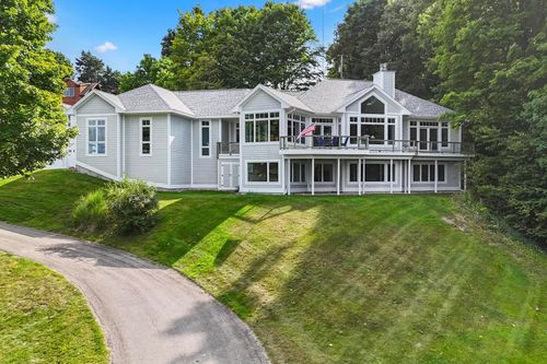 13857 S Windcrest Ct, Traverse City, MI, 49684-5577 | Card Image