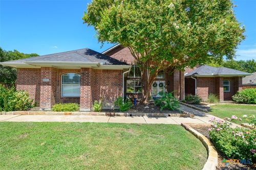 2101 Grizzly Trl, Harker Heights, TX, 76548-5657 | Card Image
