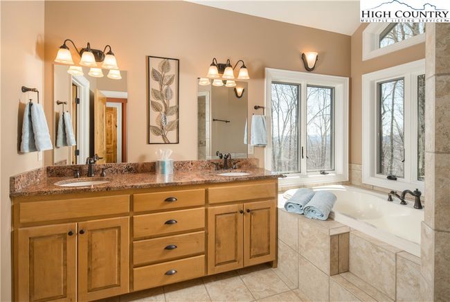 1902 Elk Creek Mountain Pkwy, House other with 4 bedrooms, 5 bathrooms and null parking in Todd NC | Image 22