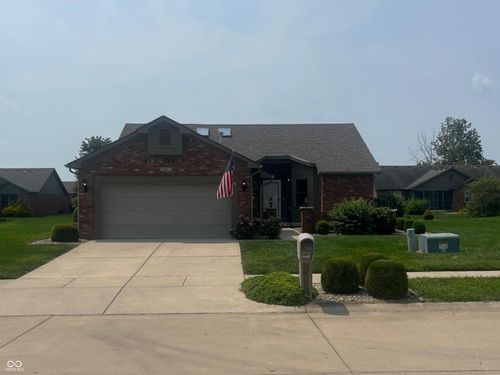 r-1-2611 Berwick Dr, Shelbyville, IN, 46176-3308 | Card Image