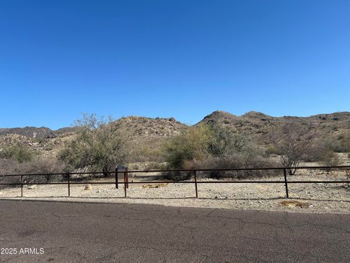 520 W Mcneil St, Phoenix, AZ, 85041-9021 | Card Image