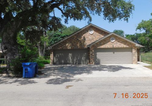 1409 Martin St, Pleasanton, TX, 78064-2127 | Card Image