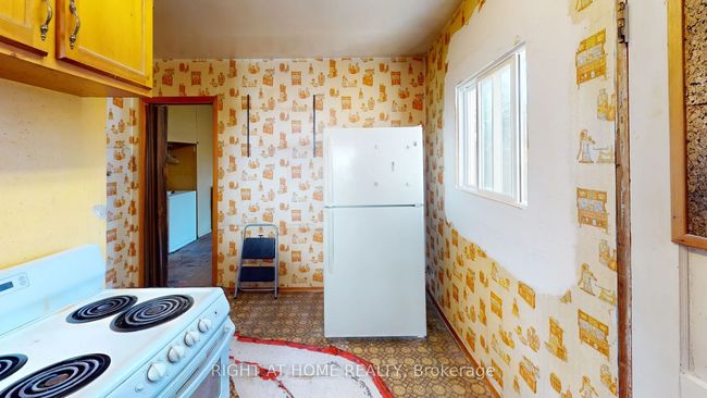 8 Ontario St, House other with 3 bedrooms, 1 bathrooms and 2 parking in Ajax ON | Image 5