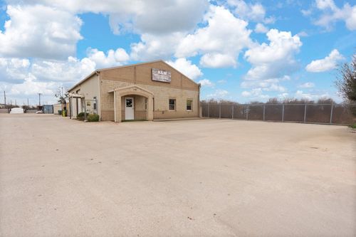 1108 Wood Ln, Arlington, TX, 76001-7114 | Card Image