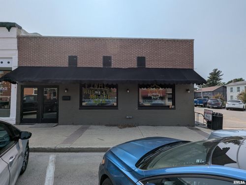 122 N Main St, Washington, IL, 61571-2550 | Card Image