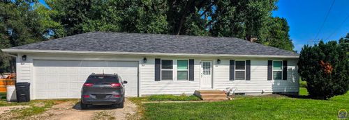 3650 Ne Applewood Dr, Topeka, KS, 66617-3711 | Card Image