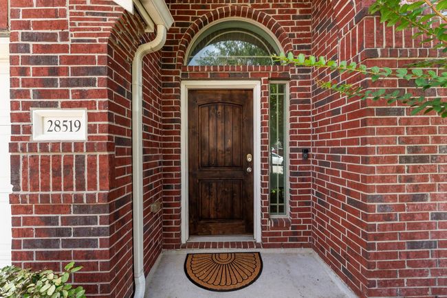 28519 Lockeridge View Dr, House other with 3 bedrooms, 2 bathrooms and 2 parking in Spring TX | Image 5