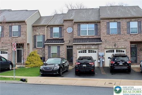 244 Milkweed Dr, ALLENTOWN, PA, 18104-8210 | Card Image