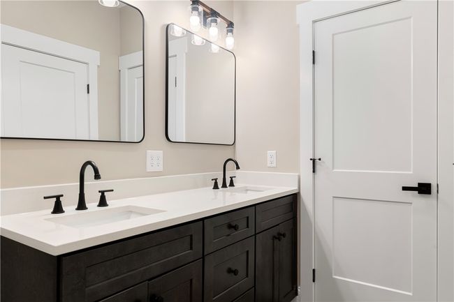 Connecting bath for main floor bedrooms. | Image 17